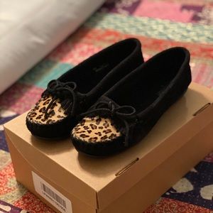 Minnetonka Leopard Kilty Moccasin 9.5
